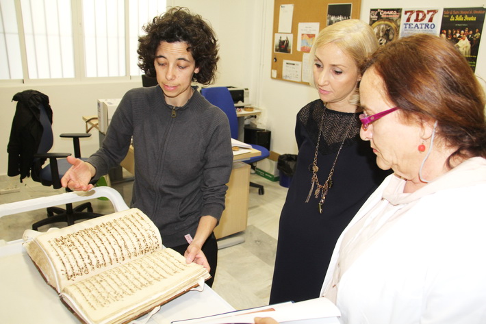 Almuñécar restaura dos libros históricos del archivo municipal de los siglos XVII y XVIII